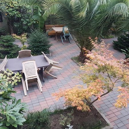 Guesthouse 97 In Batumi Exterior foto