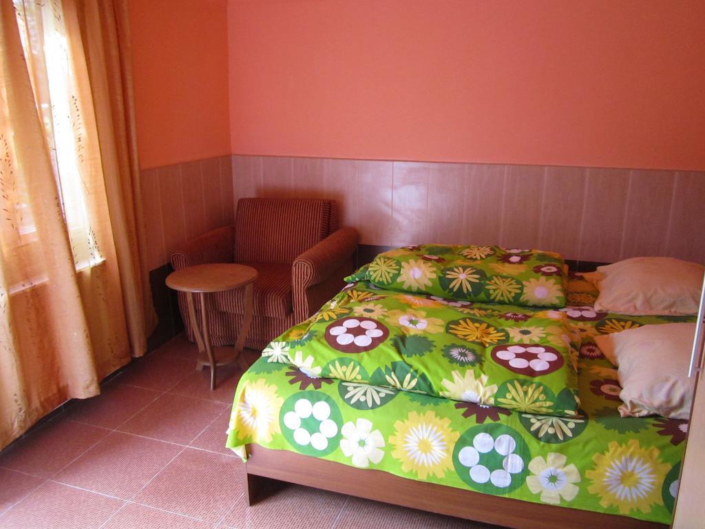 Guesthouse 97 In Batumi Zimmer foto