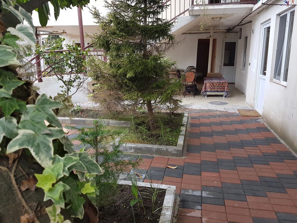 Guesthouse 97 In Batumi Exterior foto